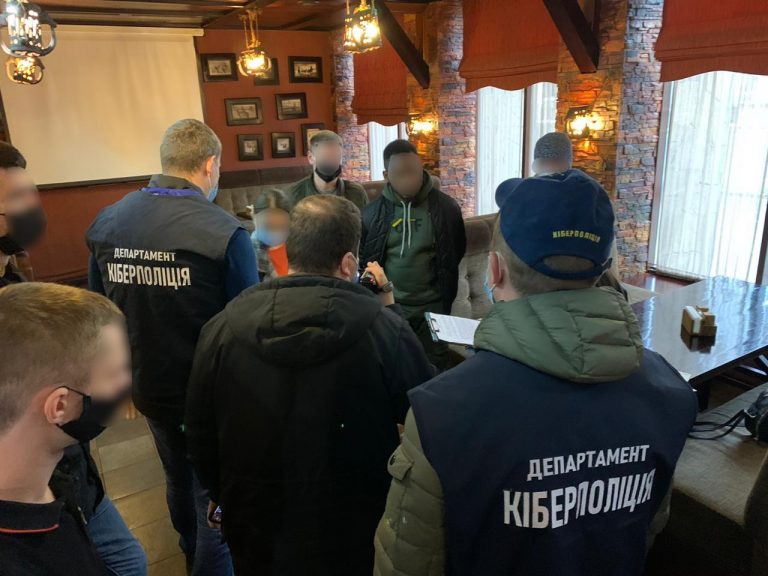У Франківську студент-іноземень заводив романи із жінками та виманював у них гроші (ФОТО, ВІДЕО) 12 b90deea582b0a9632edc83a4a7a03540b84eed1f16b126ab49fb785dce3d3c2a