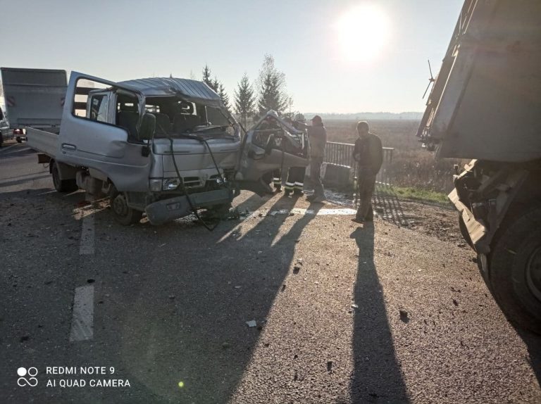 ДТП з потерпілими на Коломийщині: зіштовхнулися дві вантажівки (ФОТО) 7 photo 2020 11 19 15 42 46