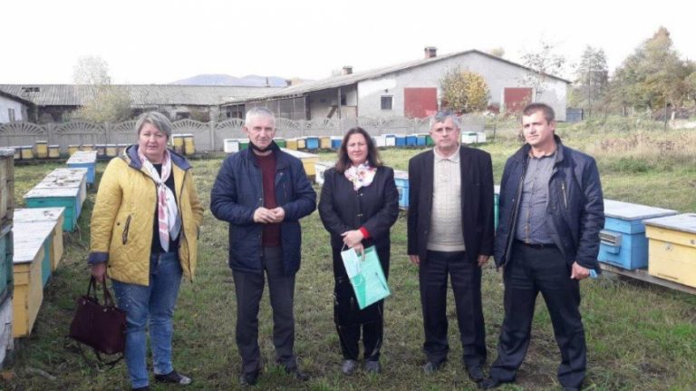 Пасіка Едуарда Маляра на Прикарпатті стане племінною 2 Пасіка Едуарда Маляра