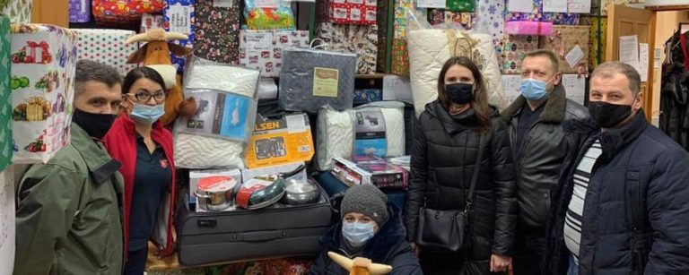 "Валіза в майбутнє": на Франківщині випускникам шкіл-інтернатів вручають базові речі 5 0853c13a8410c66a