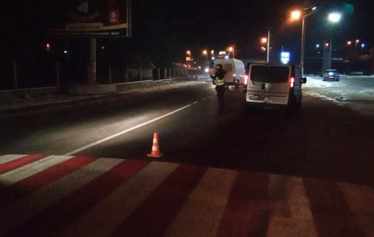 У Яремче водій збив жінку: вона померла дорогою до лікарні (ФОТО) 10 У Яремче водій збив жінку: вона померла дорогою до лікарні (ФОТО)