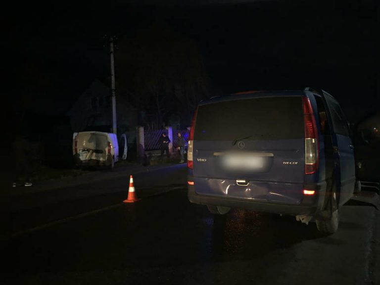 На Івано-Франківщині в ДТП постраждали троє людей (ФОТО) 2 На Івано-Франківщині в ДТП постраждали троє людей (ФОТО)