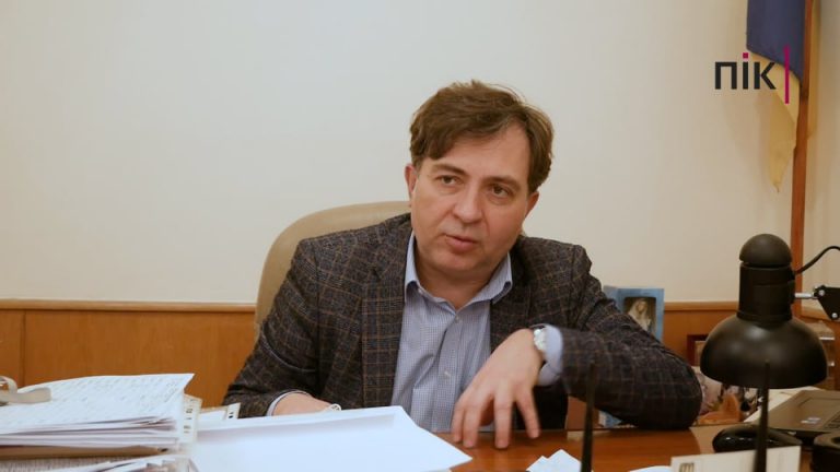 Відео анонс: Віктор Кімакович про те, як впливає коронавірус на шкільне навчання та зимові канікули (ВІДЕО) 10 Відео анонс: Віктор Кімакович про те, як впливає коронавірус на шкільне навчання та зимові канікули (ВІДЕО)