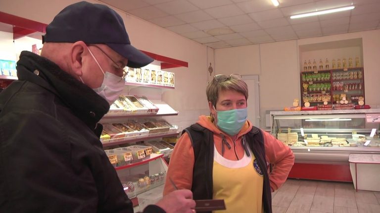 На Прикарпатті за сім днів виявили 71 порушення у торгівлі продуктами 8 На Прикарпатті за сім днів виявили 71 порушення у торгівлі продуктами