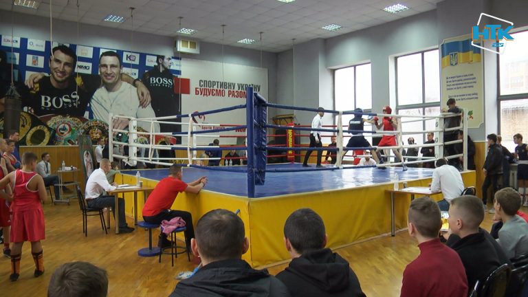 «Матч чотирьох»: у Коломиї провели боксерський турнір (ВІДЕО) 9 boks 151220