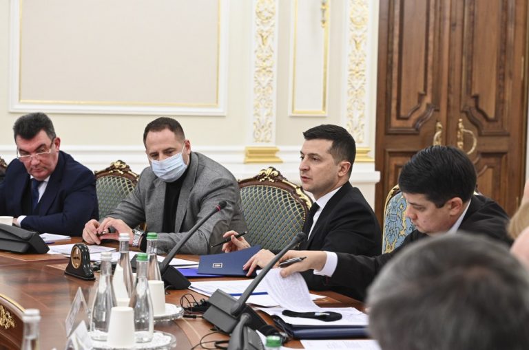 Президент Зеленський відсторонив від роботи суддю КСУ Тупицького 2 Президент Зеленський відсторонив від роботи суддю КСУ Тупицького