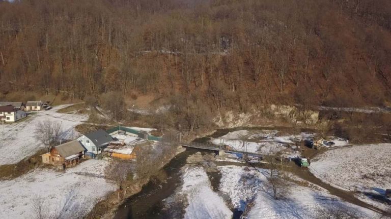 На Прикарпатті відновили автомобільний міст, зруйнований повінню (ВІДЕО, ФОТО) 11 На Прикарпатті відновили зруйнований повінню автомобільний міст