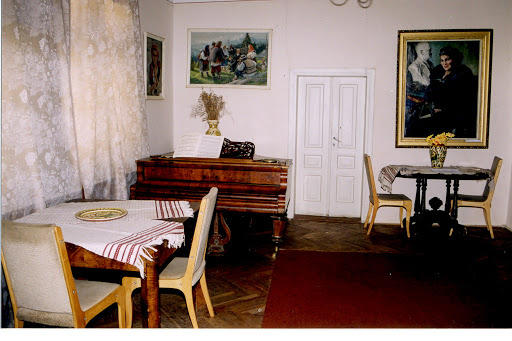 Куди піти на Прикарпатті: музей Марка Черемшини у Снятині.