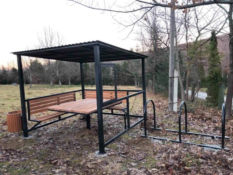 На туристичному маршруті у Косівському районі встановили велозупинку (ФОТО) 3 На туристичному маршруті у Косівському районі встановили велозупинку (ФОТО)
