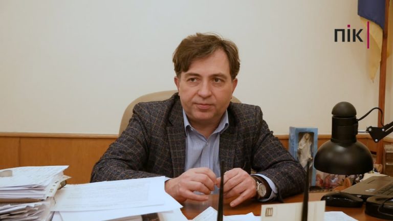 Віктор Кімакович про те, як впливає коронавірус на шкільне навчання та зимові канікули на Прикарпатті 1 Віктор Кімакович про те, як впливає коронавірус на шкільне навчання та зимові канікули на Прикарпатті