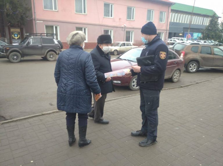 У Тлумачі рятувальники мали серйозну розмову з мешканцями міста 7 У Тлумачі рятувальники мали серйозну розмову з мешканцями міста