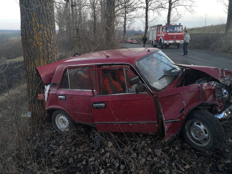 Автотроща на Прикарпатті: автівка злетіла в кювет (ФОТО) 10 136035594 3568542436598899 7524529750603565661 o