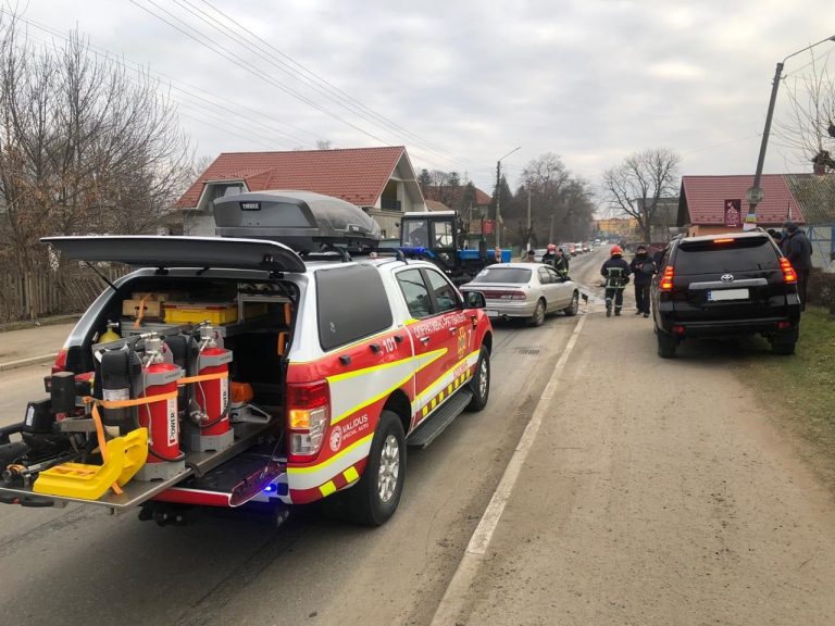На Снятинщині не розминулися трактор та легковик 11 На Снятинщині не розминулися трактор та легковик