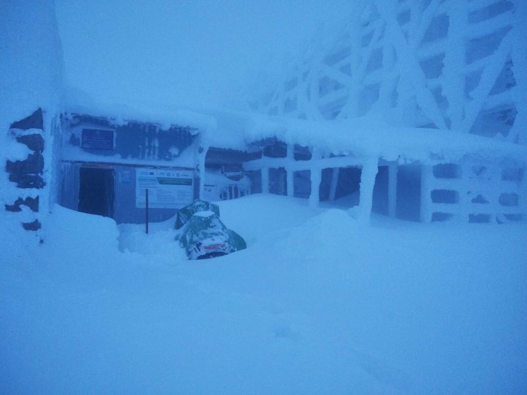 Снігу по пояс: рятувальники радять утриматися від походів в гори (ВІДЕО) 3 138658867 5268915023126355 5593995810224497576 o
