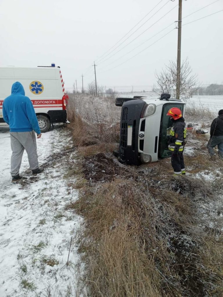 На Тлумаччині перекинувся легковий автомобіль 12 ДТП, Тлумаччина