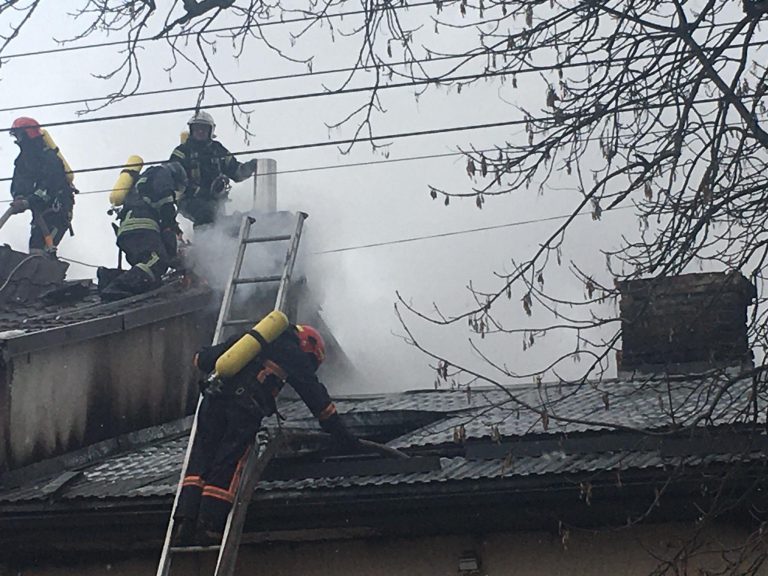 У Франківську під час пожежі мало не загинула людина (ВІДЕО) 12 139769872 3587151824687387 7748538304753573043 n