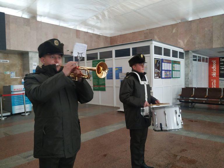 У франківському аеропорті вшанували захисників Донецького летовища (ФОТО) 12 Франківський аеропорт, кіборги, Донецьк