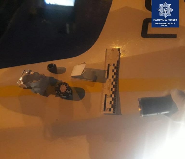 На одній з вулиць Франківська патрульні натрапили на 19-річного хлопця з наркотиками (ФОТО) 4 140493303 3718698161547623 6534844819078231478 n