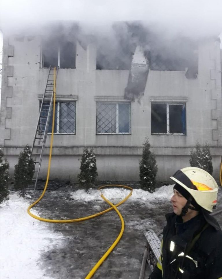 На пожежі у Харкові загинули 15 літніх людей (ФОТО) (ДОПОВНЕНО) 6 На пожежі у Харкові загинули 15 людей (ФОТО)
