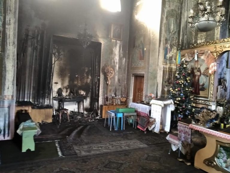 В Коломийському районі горіла церква (ФОТО) 8 В Коломийському районі горіла церква (ФОТО)