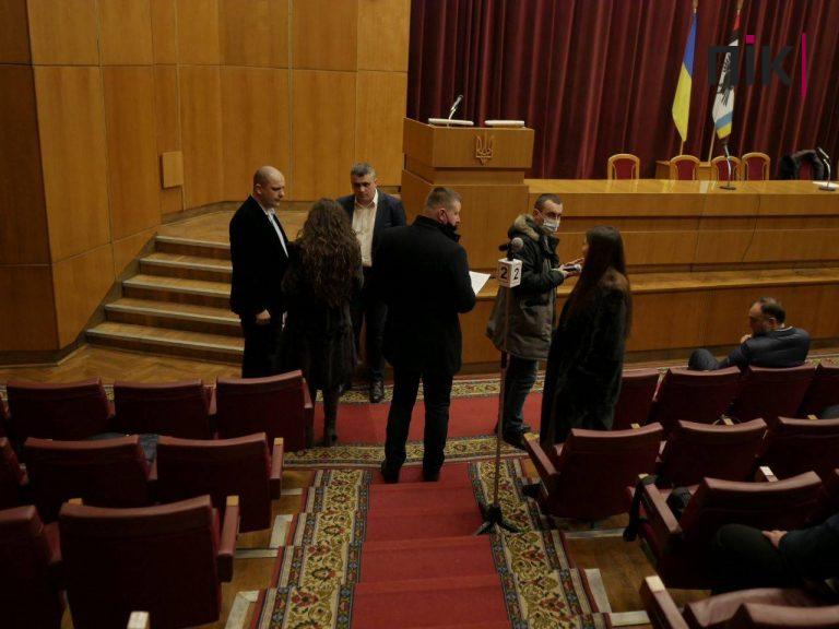Тарифи та гострі питання районної ради: розпочалася сесія Івано-Франківської районної ради (ФОТО)