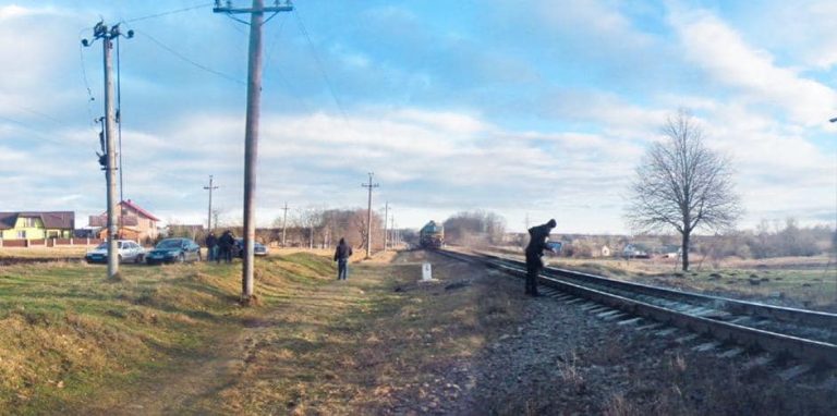 На Прикарпатті тепловоз наїхав на десятикласника: поліція з'ясовує обставини (ФОТО) 9 На Прикарпатті тепловоз наїхав на підлітка: поліція з'ясовує обставини
