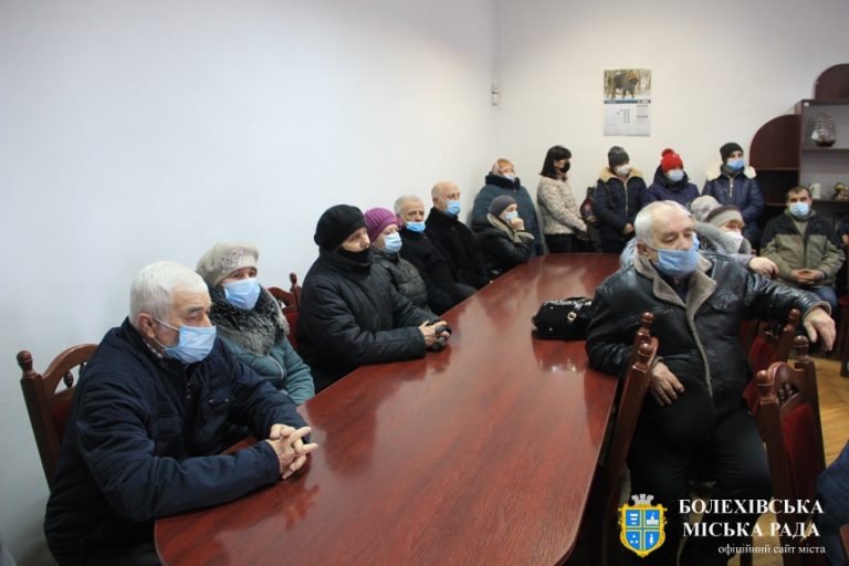 У Болехові люди прийшли до міського голови з проблемними питаннями (ФОТО)