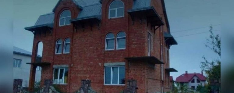 У Франківську благодійники придбали будинок для одиноких матусь 4 Франківськ, благодійність