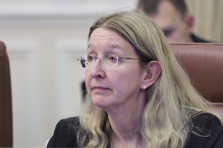 Уляна Супрун вилетіла до Америки: можливо, на зовсім 2 Уляна Супрун вилетіла до Америки: на час чи на зовсім?