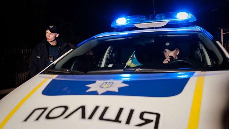 У Франківську патрульні затримали чоловіка, який не платив аліменти 4 У Франківську патрульні затримали чоловіка, який не платив аліменти
