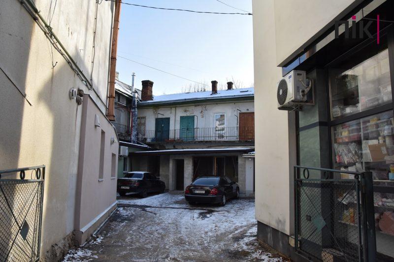 Івано-Франківськ навиворіт: вулиця Грушевського (ФОТОРЕПОРТАЖ) 15 DSC 0172 scaled