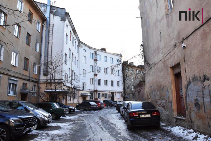 Івано-Франківськ навиворіт: вулиця Грушевського (ФОТОРЕПОРТАЖ) 19 DSC 0176 scaled