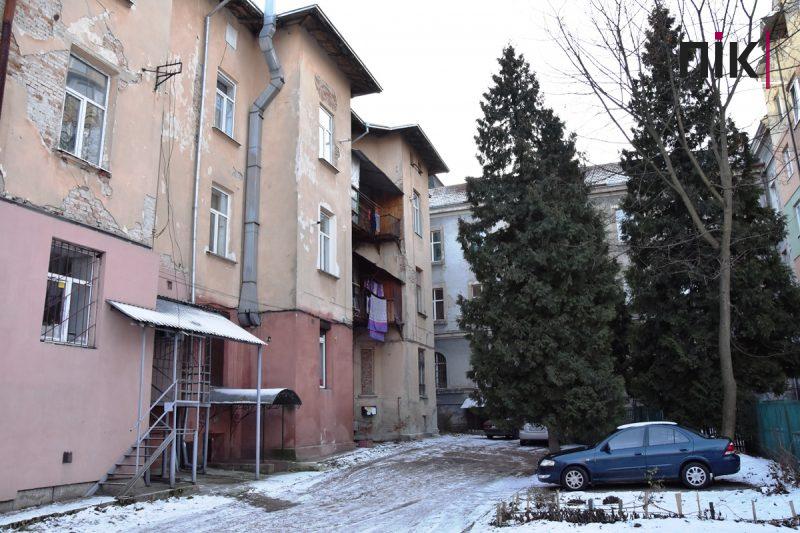 Івано-Франківськ навиворіт: вулиця Грушевського (ФОТОРЕПОРТАЖ) 41 DSC 0237 scaled