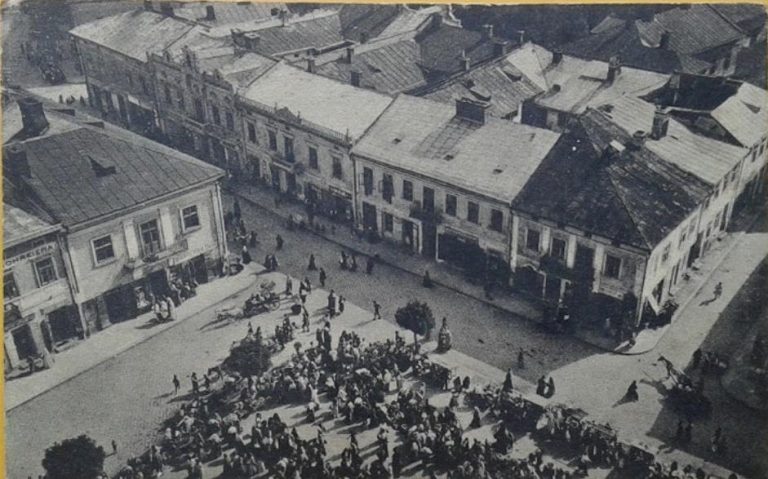 Ретро Івано-Франківськ: 83 роки тому відкрилася аптека Ядвіги Меус (ФОТО) 9 Panorama z ratushi 1918 r.