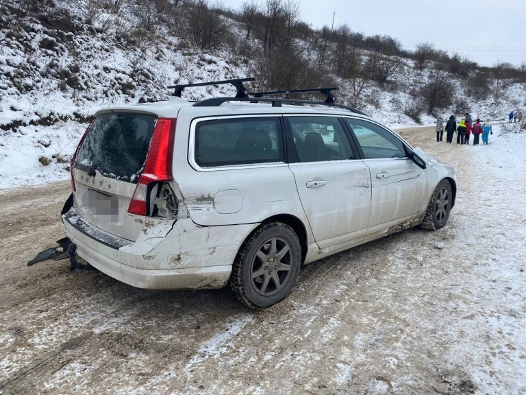 Стали відомі деталі ДТП на Франківщині за участі 4-х авто (ФОТО) 3 photo5195284272393597583