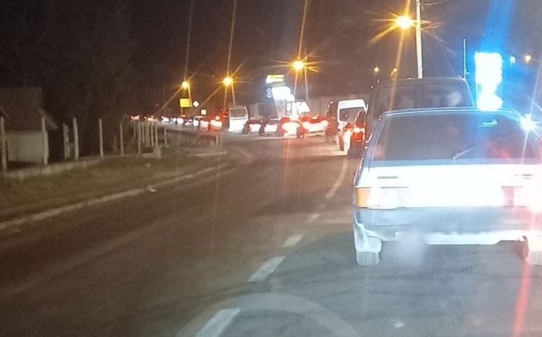 На Івано-Франківщині утворилися кілометрові затори (ФОТО, ВІДЕО) 12 photo 2021 01 03 17 26 37 1