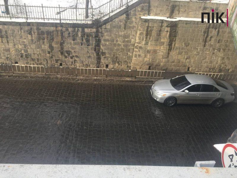 Мандри непомітним Івано-Франківськом: міст-тунель на Вовчинецькій (ФОТО) 9 Міст-тунель у Франківську