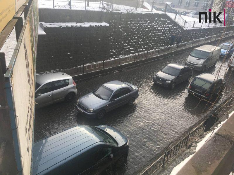 Мандри непомітним Івано-Франківськом: міст-тунель на Вовчинецькій (ФОТО) 10 Міст-тунель у Франківську