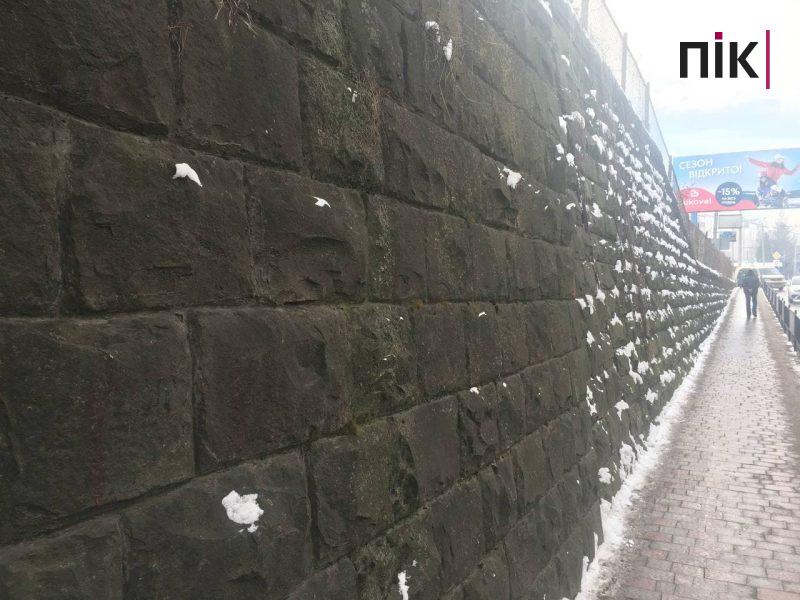 Мандри непомітним Івано-Франківськом: міст-тунель на Вовчинецькій (ФОТО) 13 Міст-тунель у Франківську