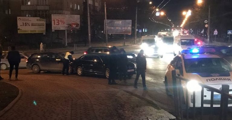 ДТП в Івано-Франківську: рух транспорту ускладнено (ФОТО) 6 photo 2021 01 26 18 04 11 1