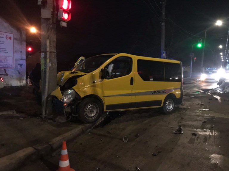 Стали відомі подробиці вечірньої автотрощі в Івано-Франківську (ФОТО) 12 photo 2021 01 30 09 42 32