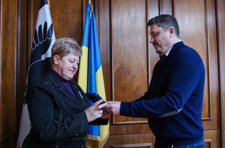 Ірині Магрицькій вручили нагрудний знак "Захиснику України" (ФОТО) 10 Ірина Магрицька, Захисник України