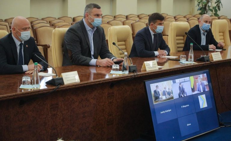 Руслан Марцінків не брав участі у підписанні компромісу щодо ціни на тепло та гарячу воду для населення 7 Мер Івано-Франківська не брав участі у підписанні компромісу щодо ціни на тепло та гарячу воду для населення