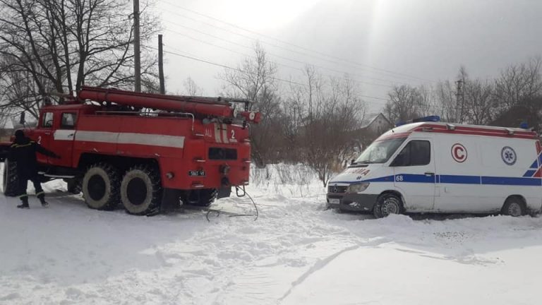 На Прикарпатті "застрягли" через негоду щонайменше 17 автомобілів (ФОТО) 5 150021393 3671738579612617 4612480801274823250 n