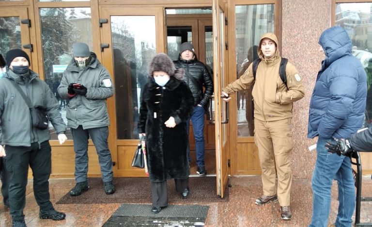 У Білому домі Івано-Франківська вибухівки не знайшли (ФОТО)