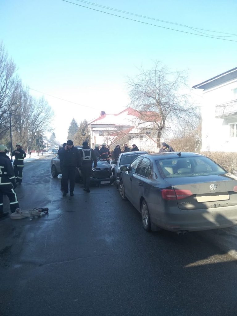 В Городенці сталася ДТП за участі трьох автомобілів (ФОТО) 12 153251012 3696364983816643 4026765587652362304 o