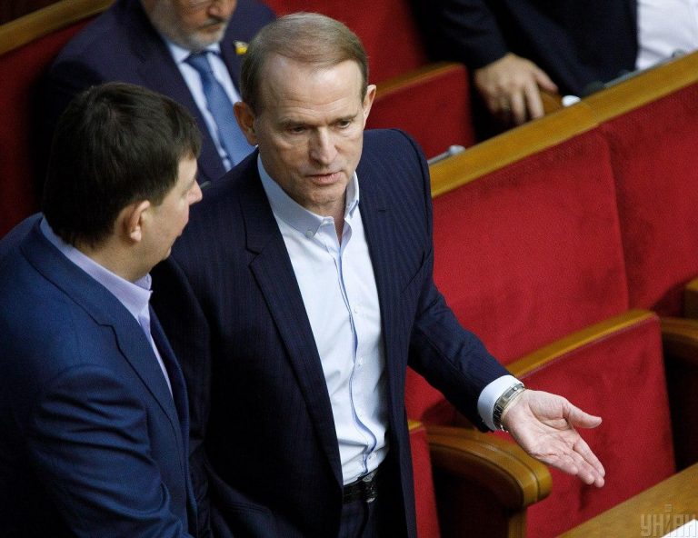 Стало відомо, що возив Медведчук на літаках до Києва з Росії 1 Стало відомо, що Медведчук возив на літаках до Києва з Росії