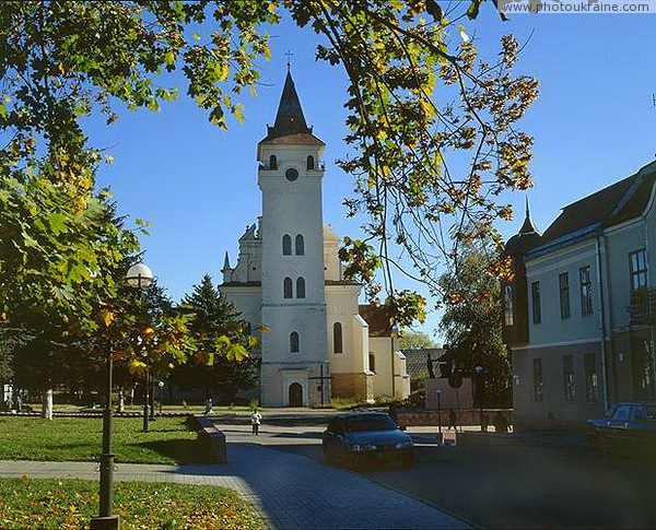 Куди піти на Прикарпатті: Миколаївський костел у Рогатині