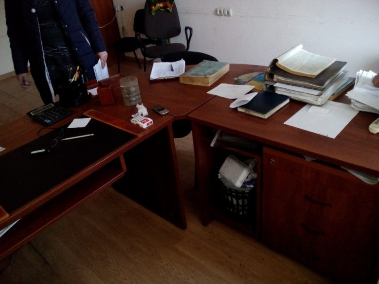 Чи справді у Бурштині купили меру стіл за 18 тисяч гривень? 9 20180706172243 4604 1
