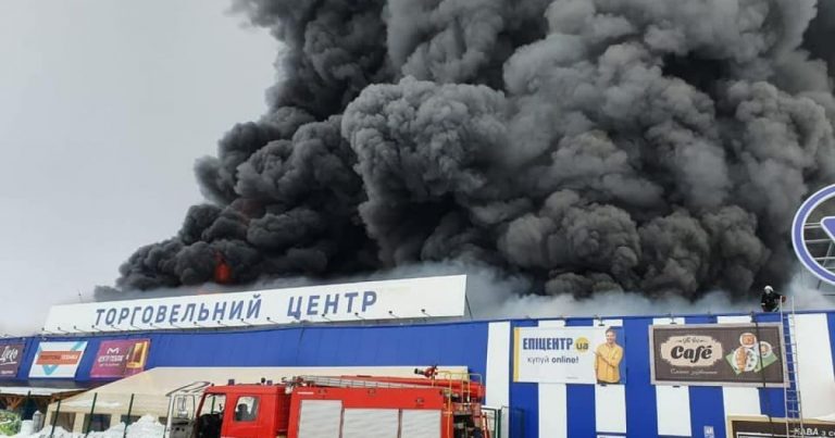 На Миколаївщині підпалили "Епіцентр": одного палія затримали (ВІДЕО) 4 На Миколаївщині підпалили "Епіцентр": одного палія затримали (ВІДЕО)